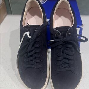 Birkenstock woman’s Black suede Sneakers